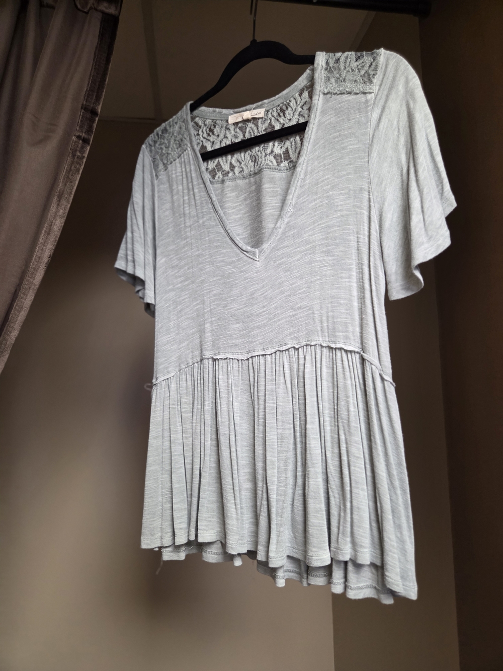 Rewind Heather Gray Lace-Yoke V-Neck Flutter Sleeve Tunic